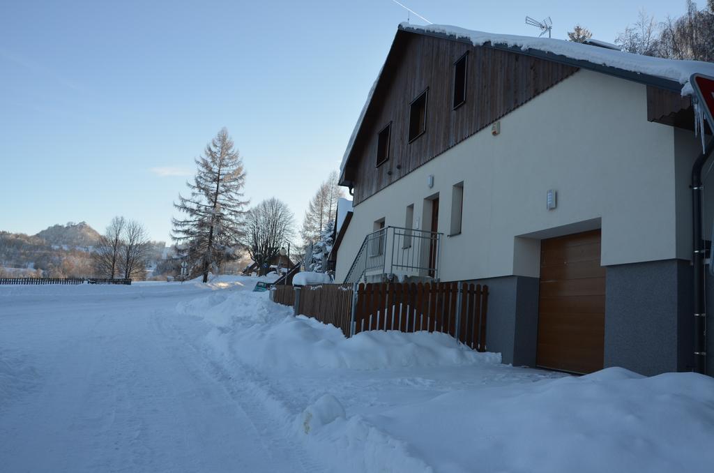 Haus Tolstejn Jiretin pod Jedlovou Exterior foto